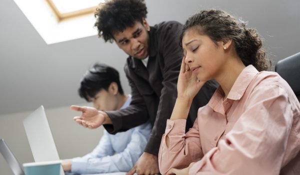 workplace-violence-taking-place-colleagues